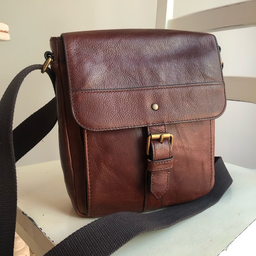 New: Fossil Miles Leather Courier Bag with Adjustable Strap - Picture 3 of 16